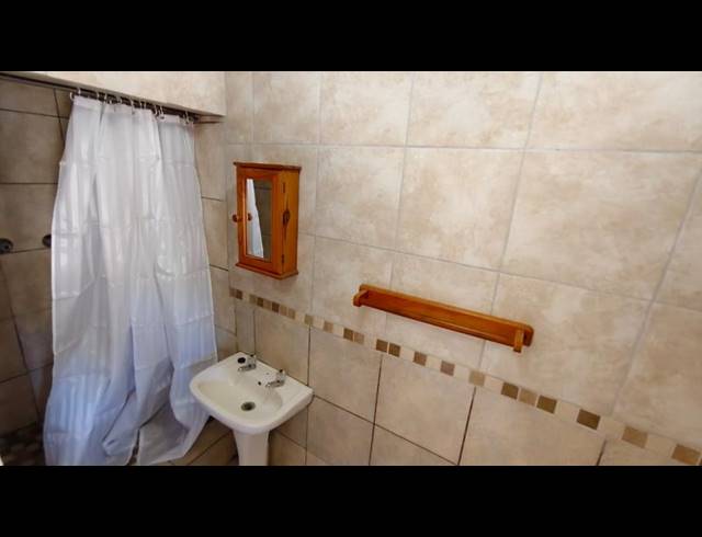 1 BEDROOM PROPERTY TO RENT IN DIE BULT